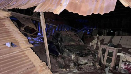 老挝万象交通事故：司机撞民房身亡，屋主索赔28.7万人民币