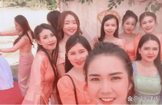 亚洲最穷的国家：人民币1块钱能顶3000，街头几乎看不见一辆汽车，任何一位中国游客去了都被称为土豪。这个国家是哪个国家？为什么会这样？万象街头的货币兑换点，每天都在上演让人瞠目结舌的魔术。你把一张薄薄的百元红钞从窗口递进去，营业员二话不说，直接推出来厚厚一捆纸币。整整32万老挝基普...