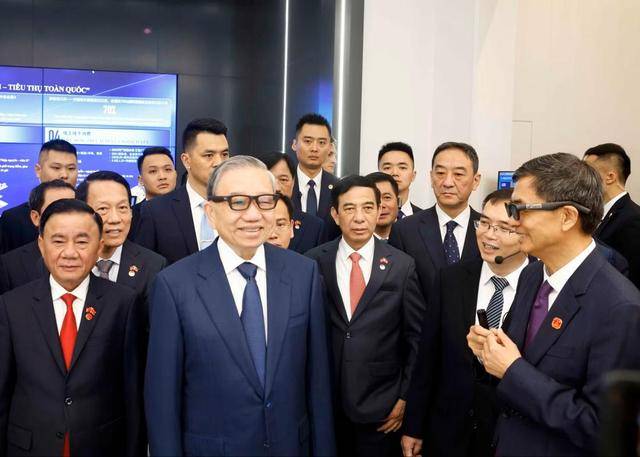 暗流涌动！越南悄悄给印度开绿灯，人民币东南亚根基遭遇新挑战